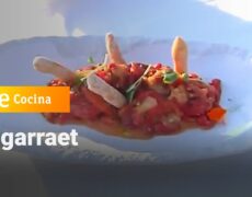 Descubre el auténtico sabor de la gastronomía valenciana con nuestro delicioso Esgarraet