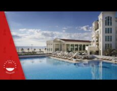 Descubre el paraíso en el Hotel Las Arenas Balneario Resort en la Playa de Las Arenas: Una escapada de turismo y relax