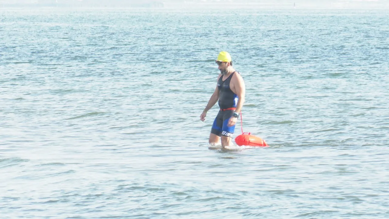 Turismo acuático en Valencia: Descubre la Playa de la Malvarrosa para practicar deportes en el mar