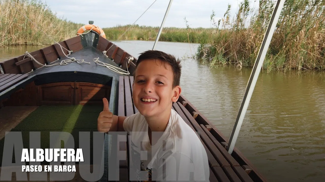 Descubre la belleza natural de Valencia: excursión en barca por el Parque Natural de la Albufera