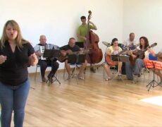 Descubre la magia de la rondalla valenciana en tu próximo viaje de turismo musical